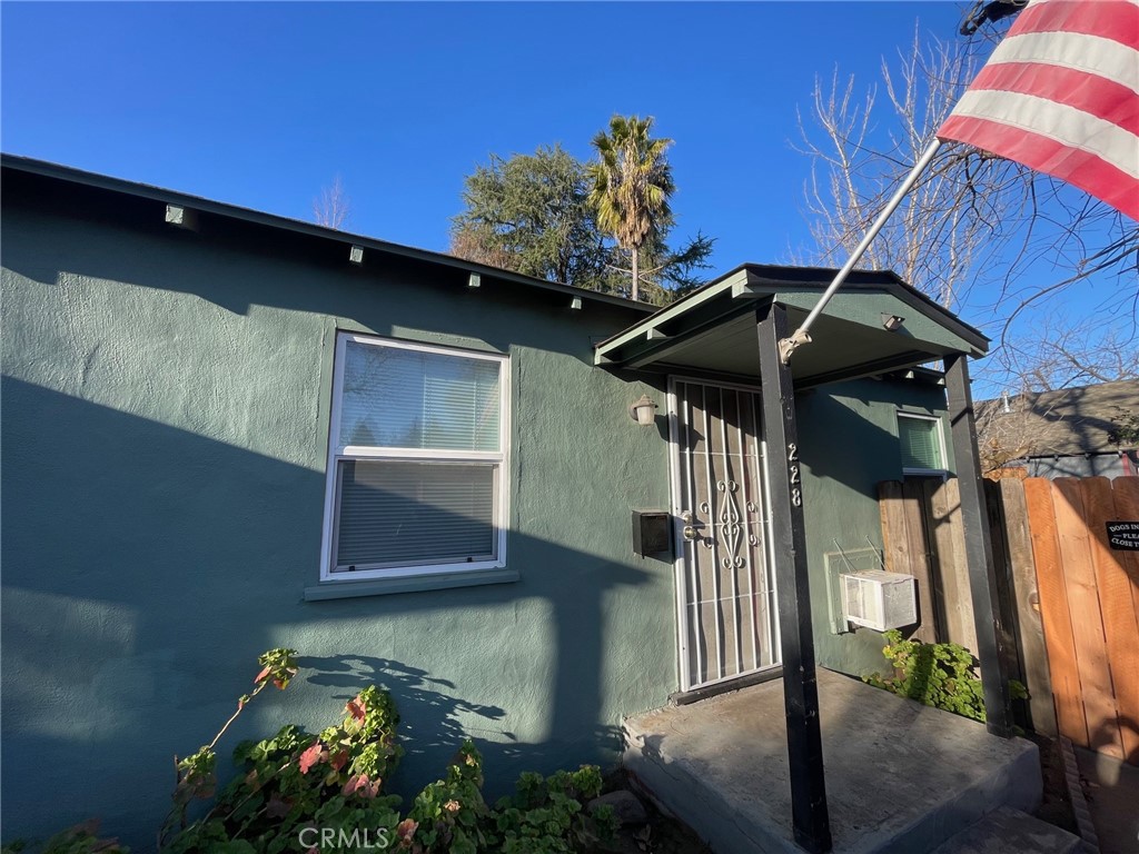 228 W 8th Avenue