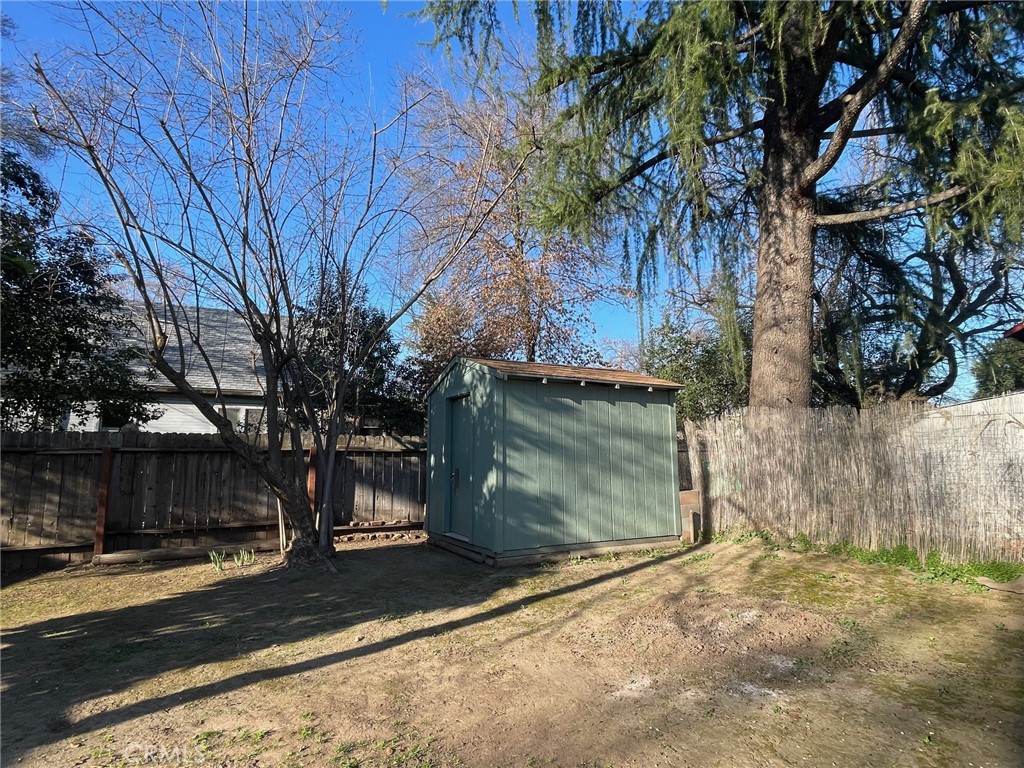 228 W 8th Avenue