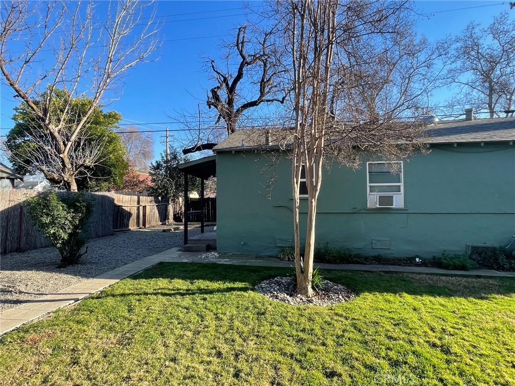 228 W 8th Avenue