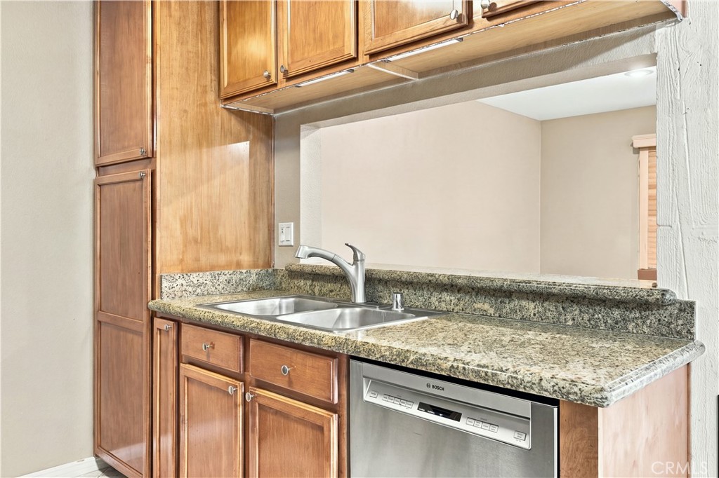 1123 Sepulveda J101