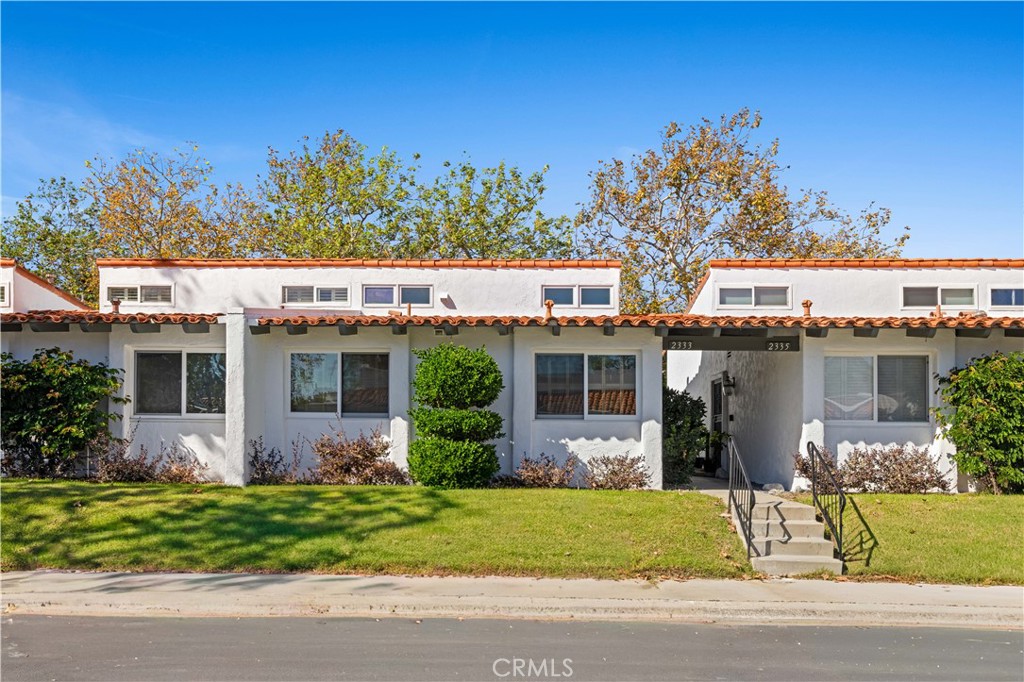 2333 Vista Huerta