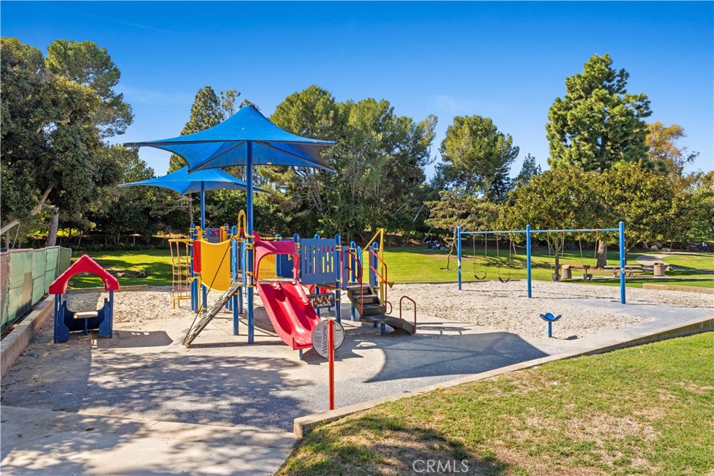 2333 Vista Huerta