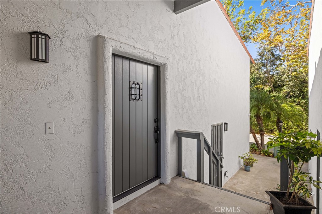 2333 Vista Huerta