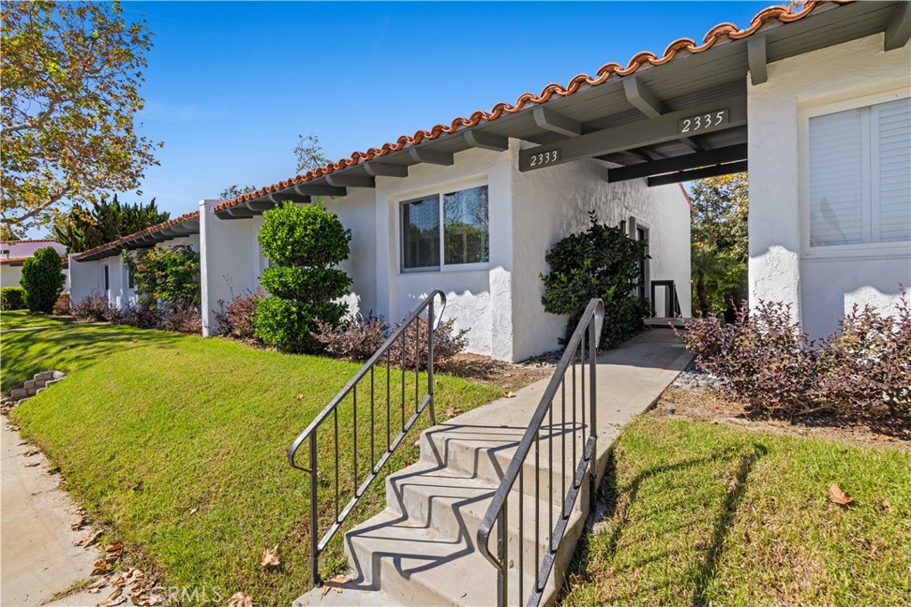 2333 Vista Huerta