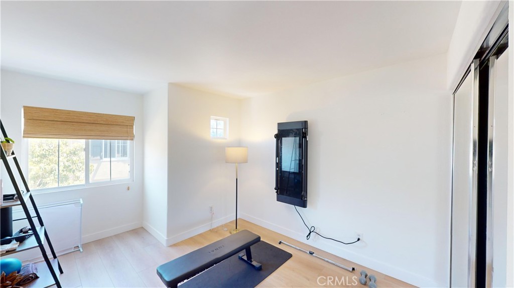 2531 Santa Ana Avenue