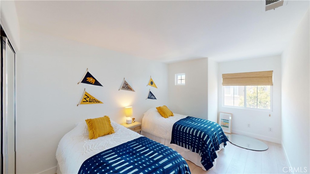 2531 Santa Ana Avenue