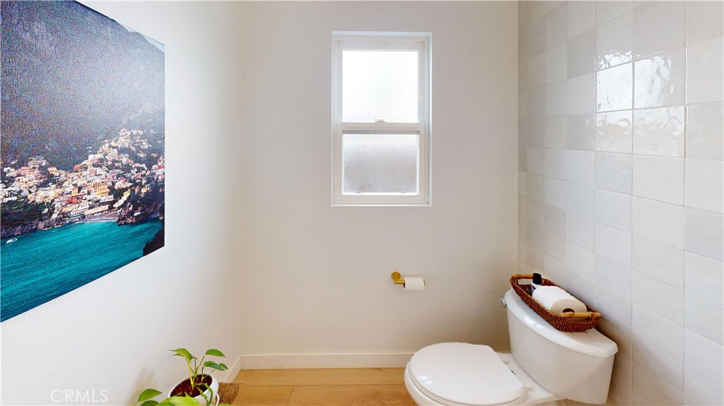 2531 Santa Ana Avenue