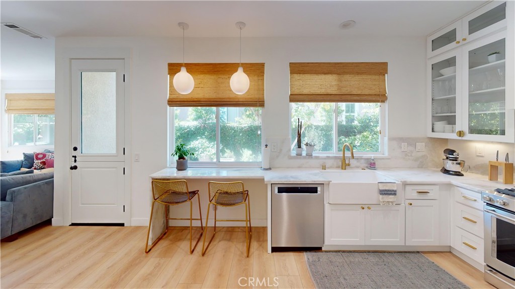 2531 Santa Ana Avenue