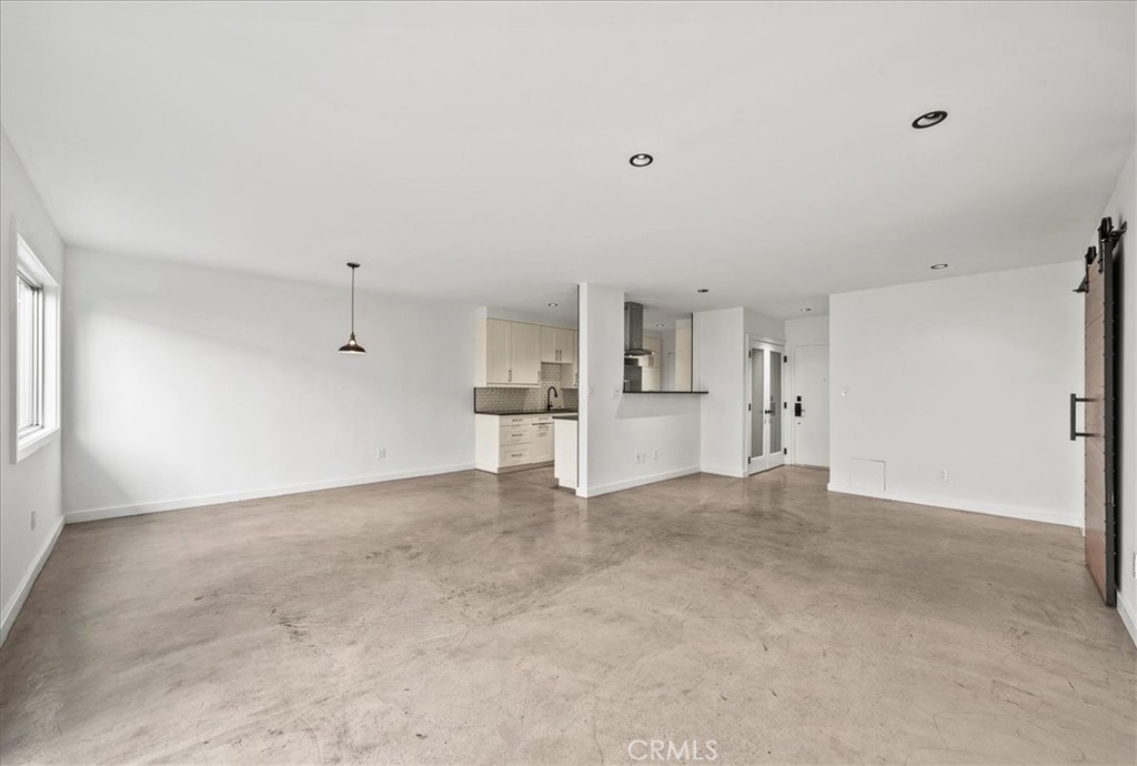 1045 N Kings Road 104