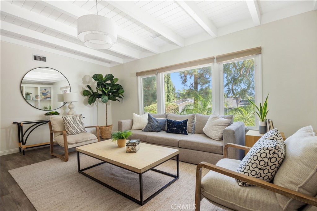 3215 Arbol Drive