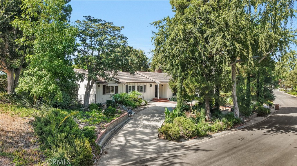 3215 Arbol Drive