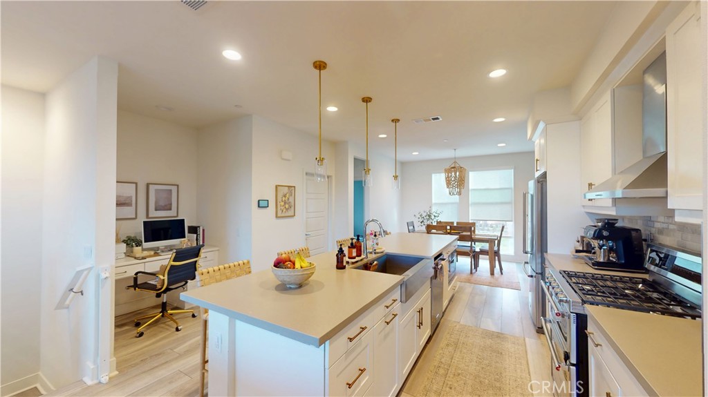 685 W 17th