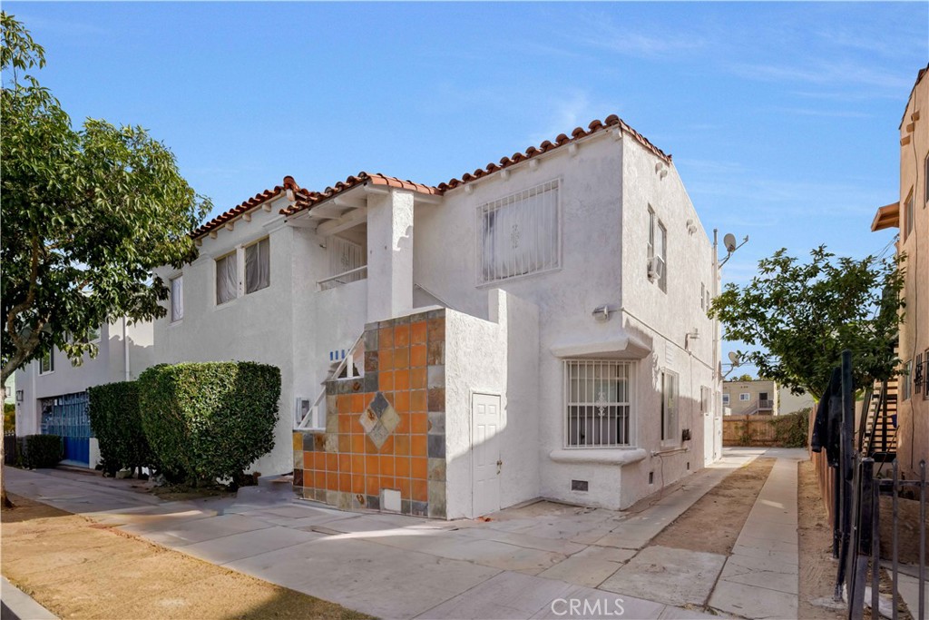 1408 Walnut
