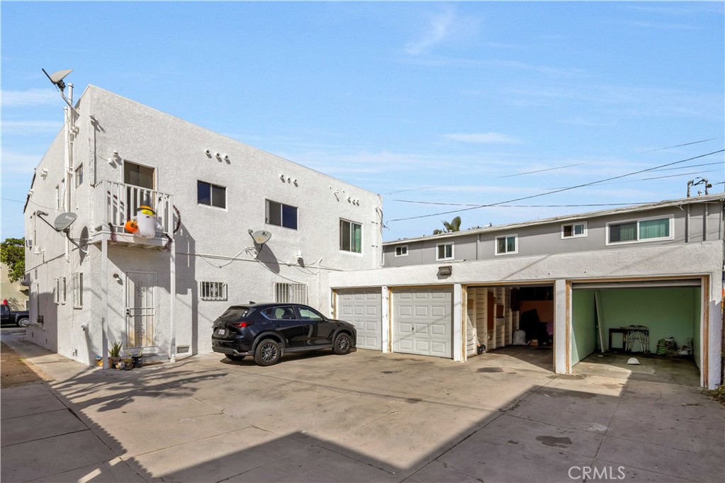 1408 Walnut