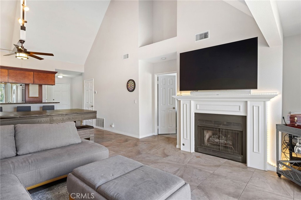 810 Baker 210