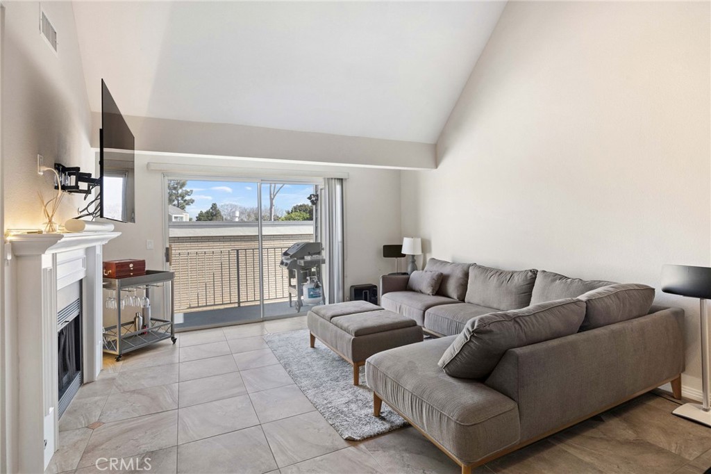 810 Baker 210