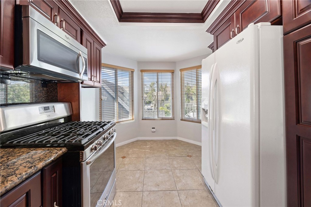 810 Baker 210