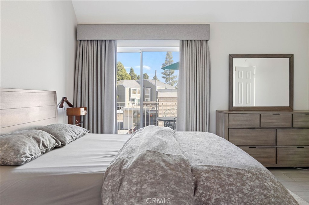 810 Baker 210