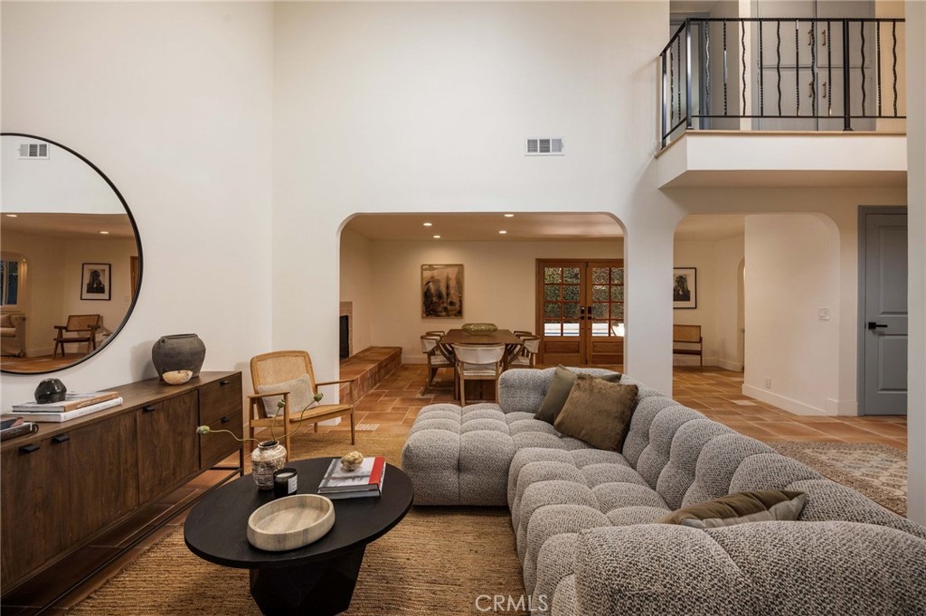 1096 Tulare