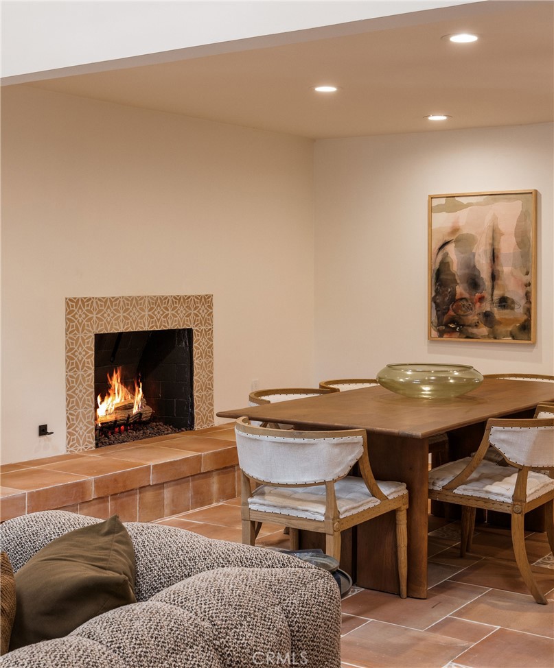 1096 Tulare