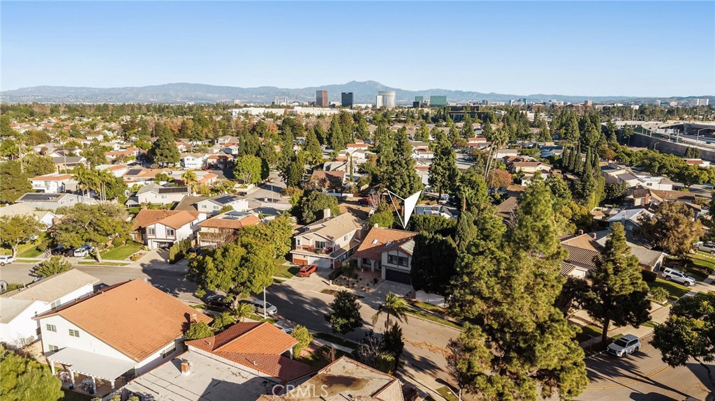 1096 Tulare