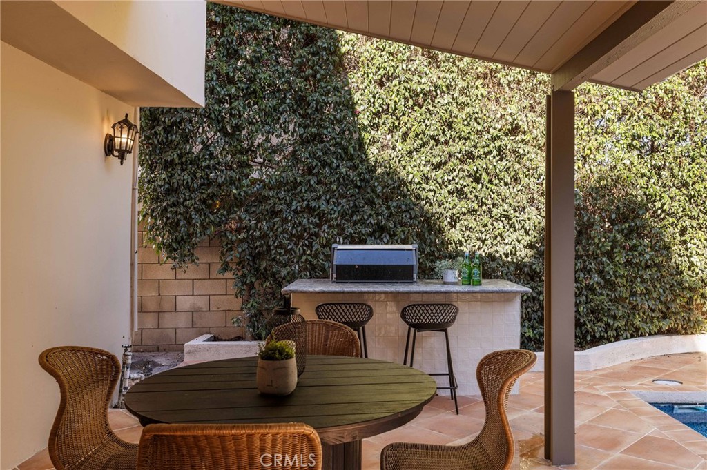 1096 Tulare