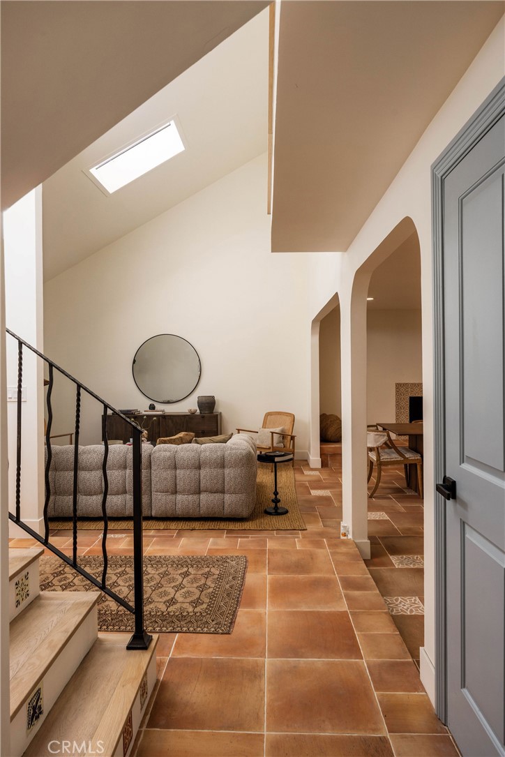 1096 Tulare