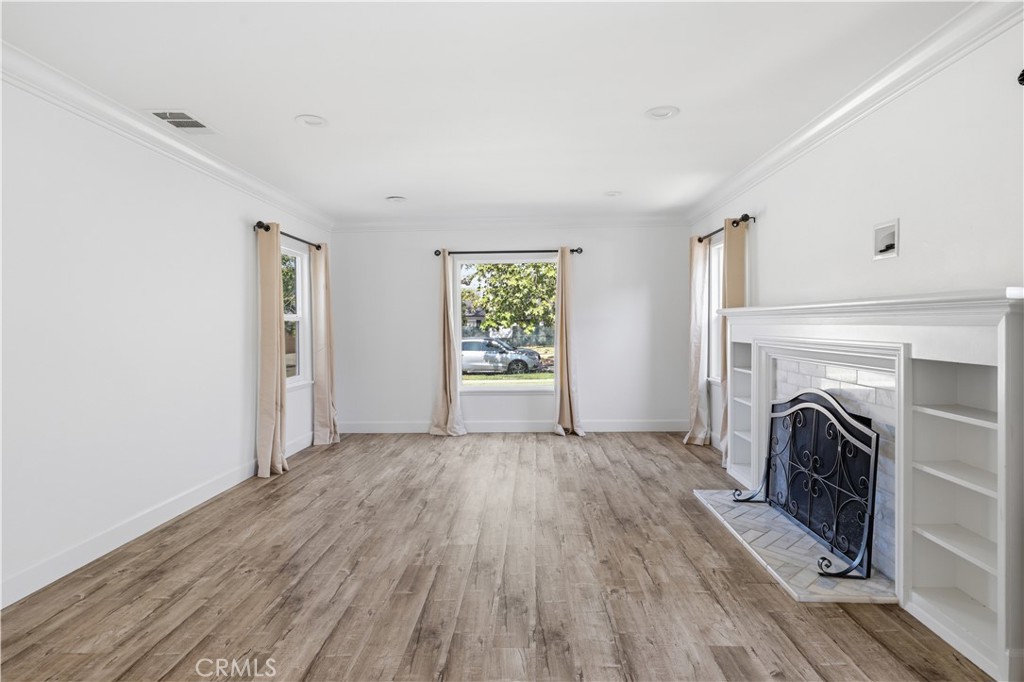2311 Valencia