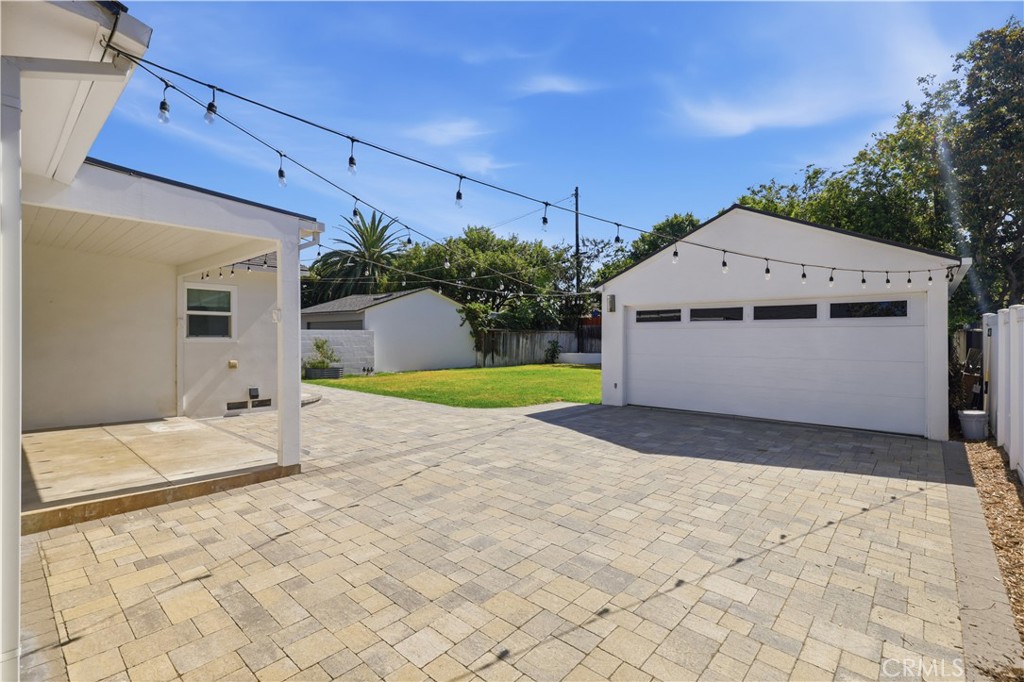 2311 Valencia