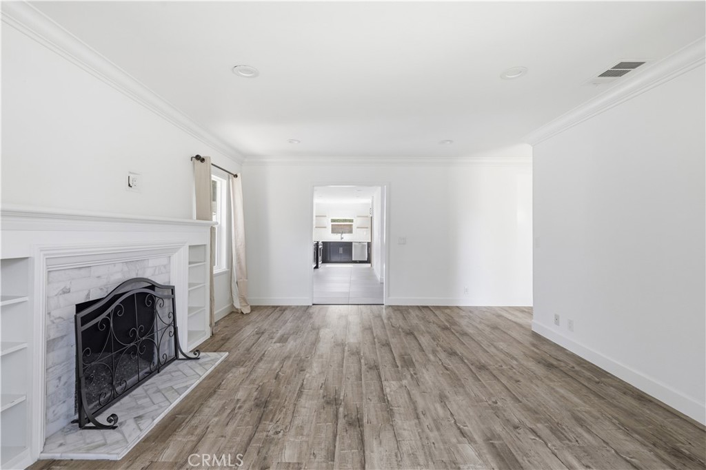 2311 Valencia