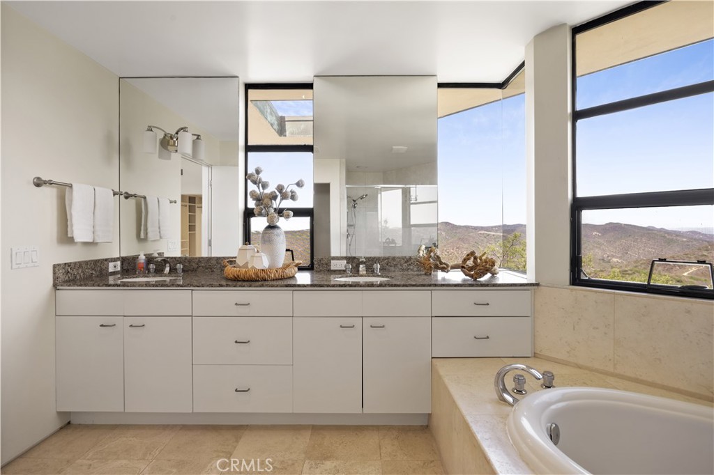1505 Skyline Drive