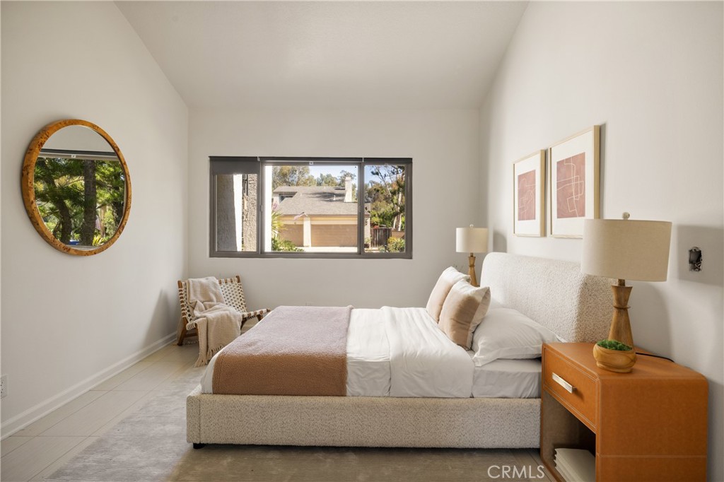 21975 Trailway