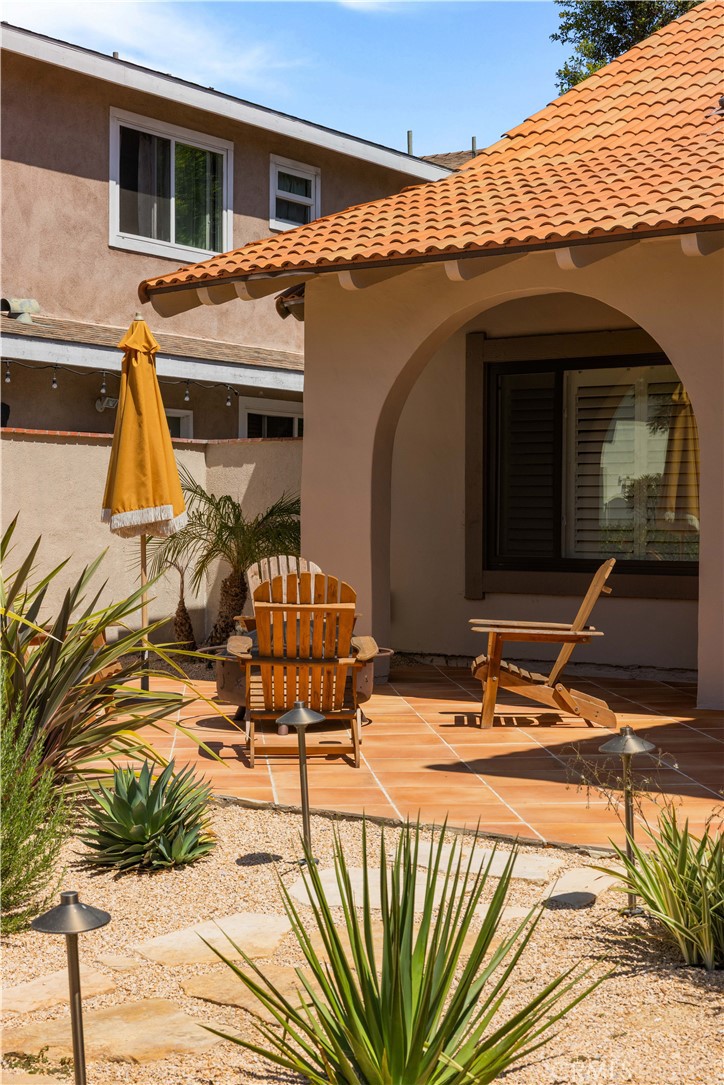 1096 Tulare