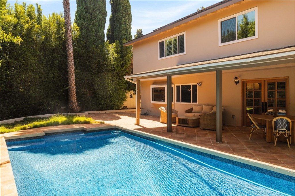 1096 Tulare