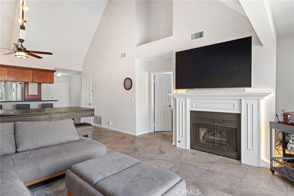810 Baker 210
