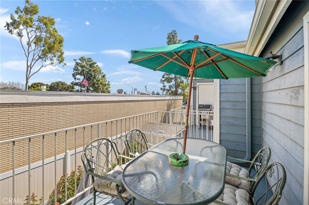 810 Baker 210