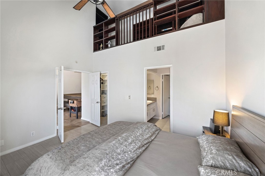 810 Baker 210