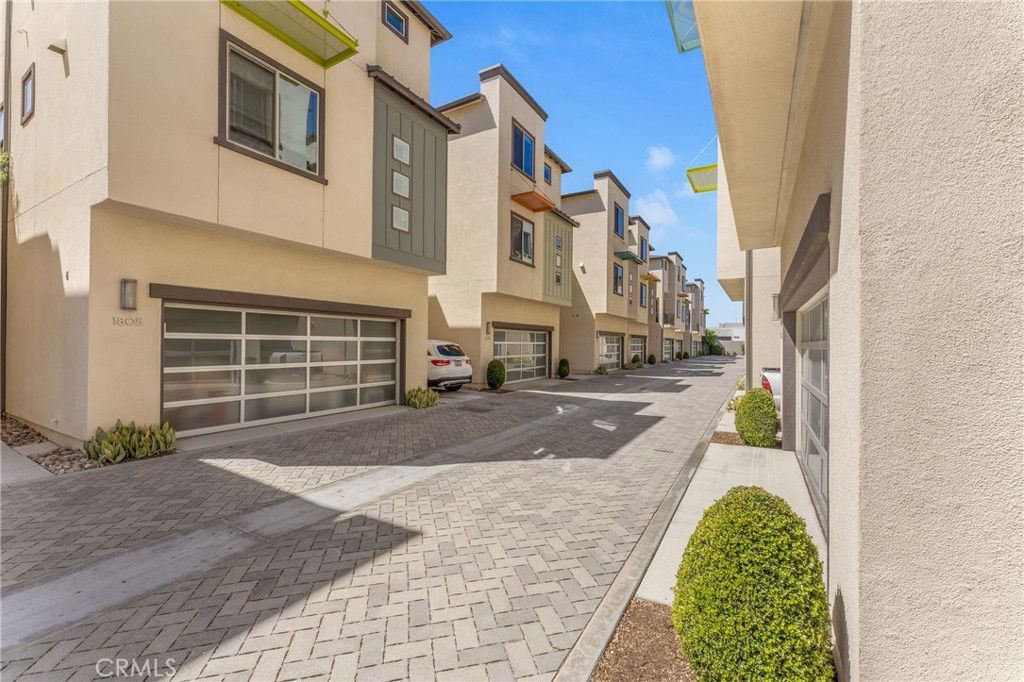 1809 Ocean Court