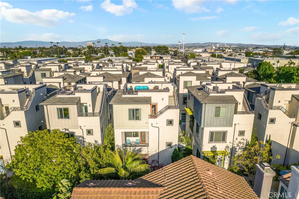 1809 Ocean Court