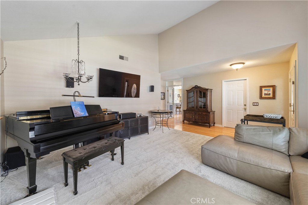 5612 Amberdale