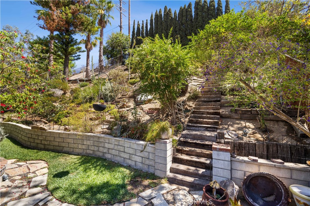 5612 Amberdale