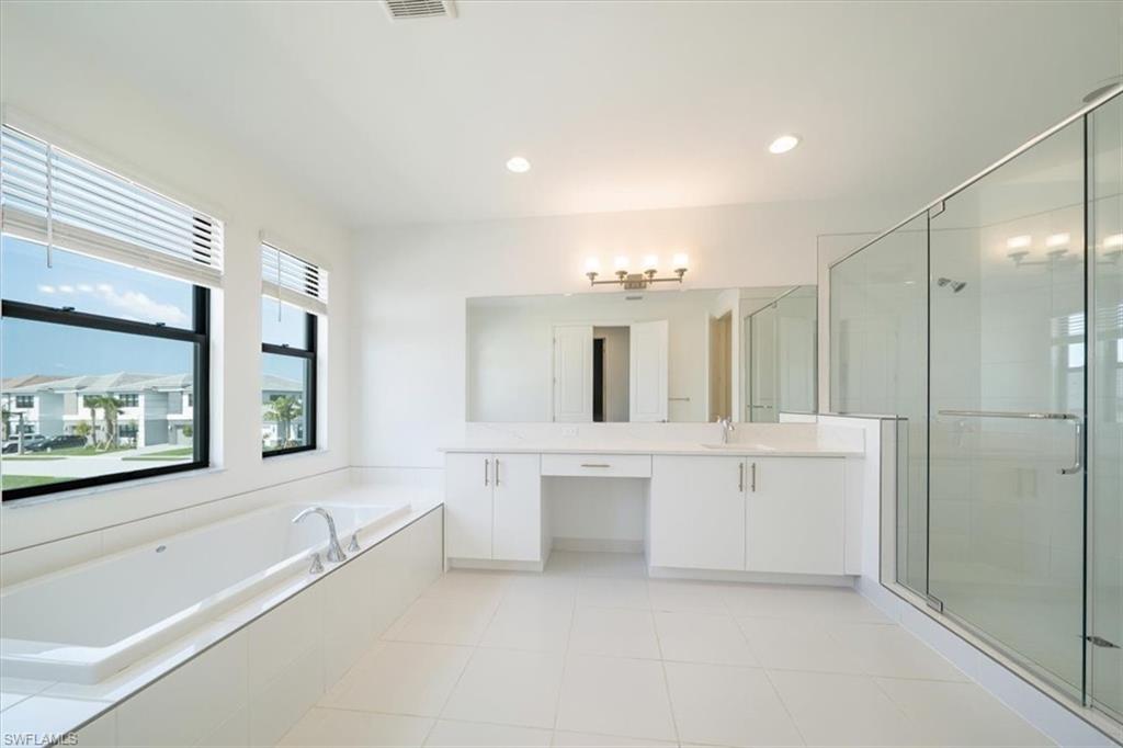 20151 Camellia Crosse LN