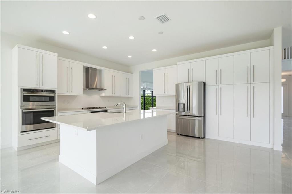 20151 Camellia Crosse LN