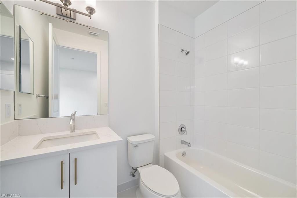20151 Camellia Crosse LN
