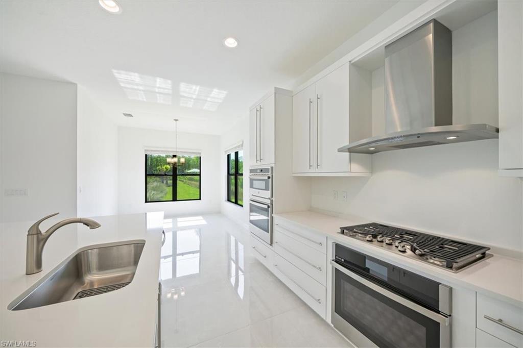 20151 Camellia Crosse LN