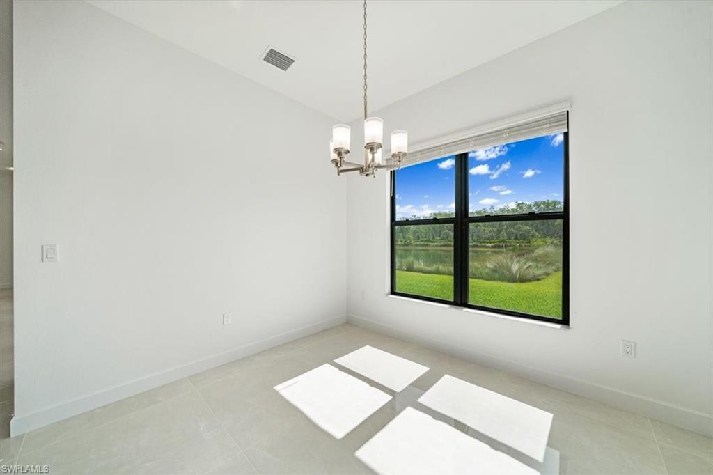 20151 Camellia Crosse LN