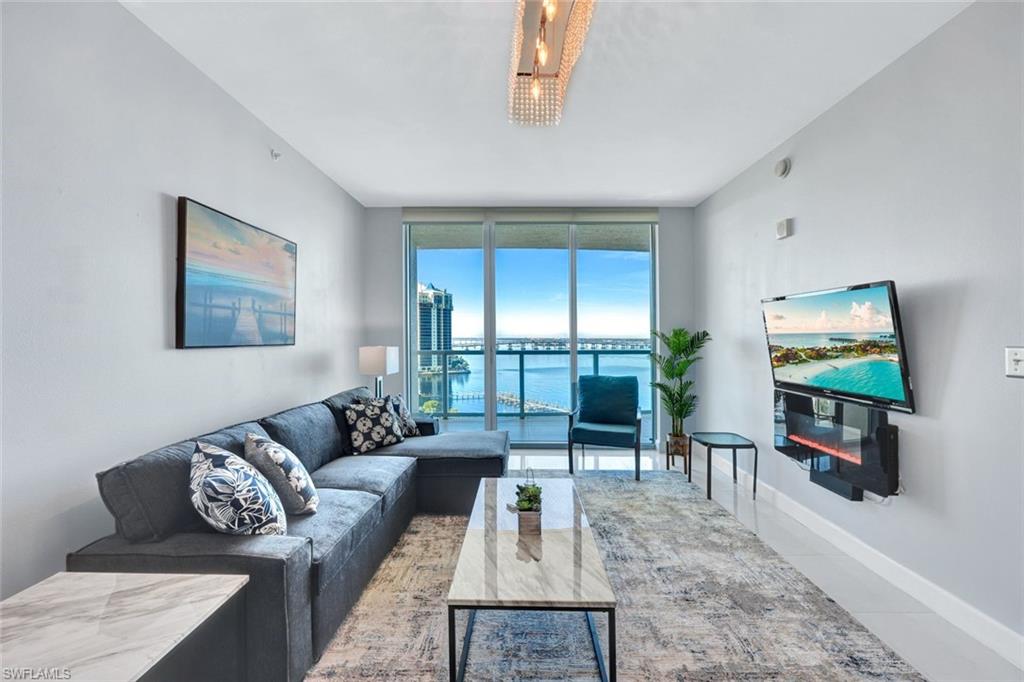3000 Oasis Grand BLVD # 1106