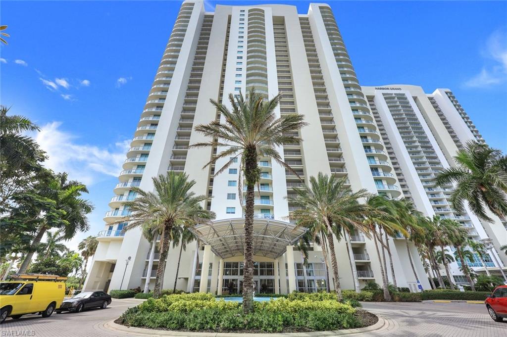 3000 Oasis Grand BLVD # 1106