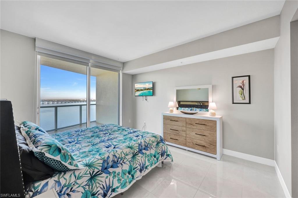 3000 Oasis Grand BLVD # 1106