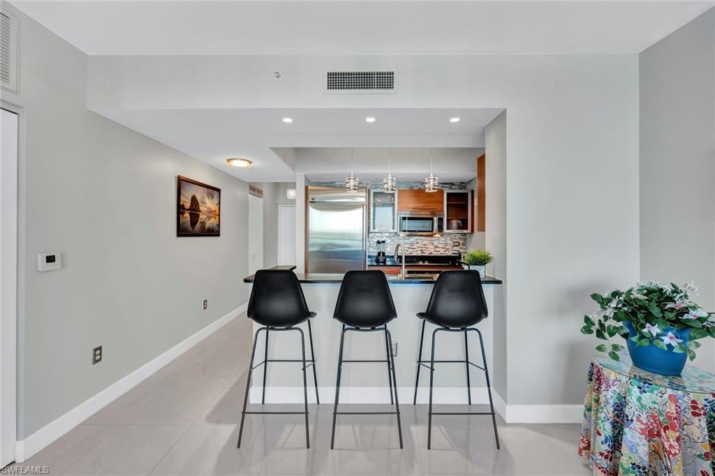 3000 Oasis Grand BLVD # 1106
